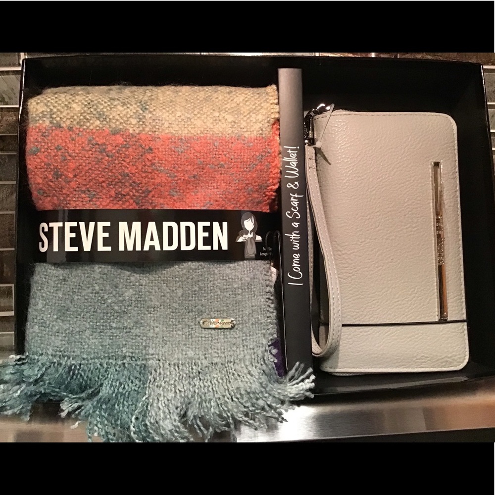 Steve Madden- Steve Madden Scarf and Wallet/ Wristlet Set